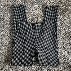 Tahari Black and White Checkered Skinny Pants